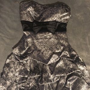 Silver/Black Paisley cocktail dress sz.9